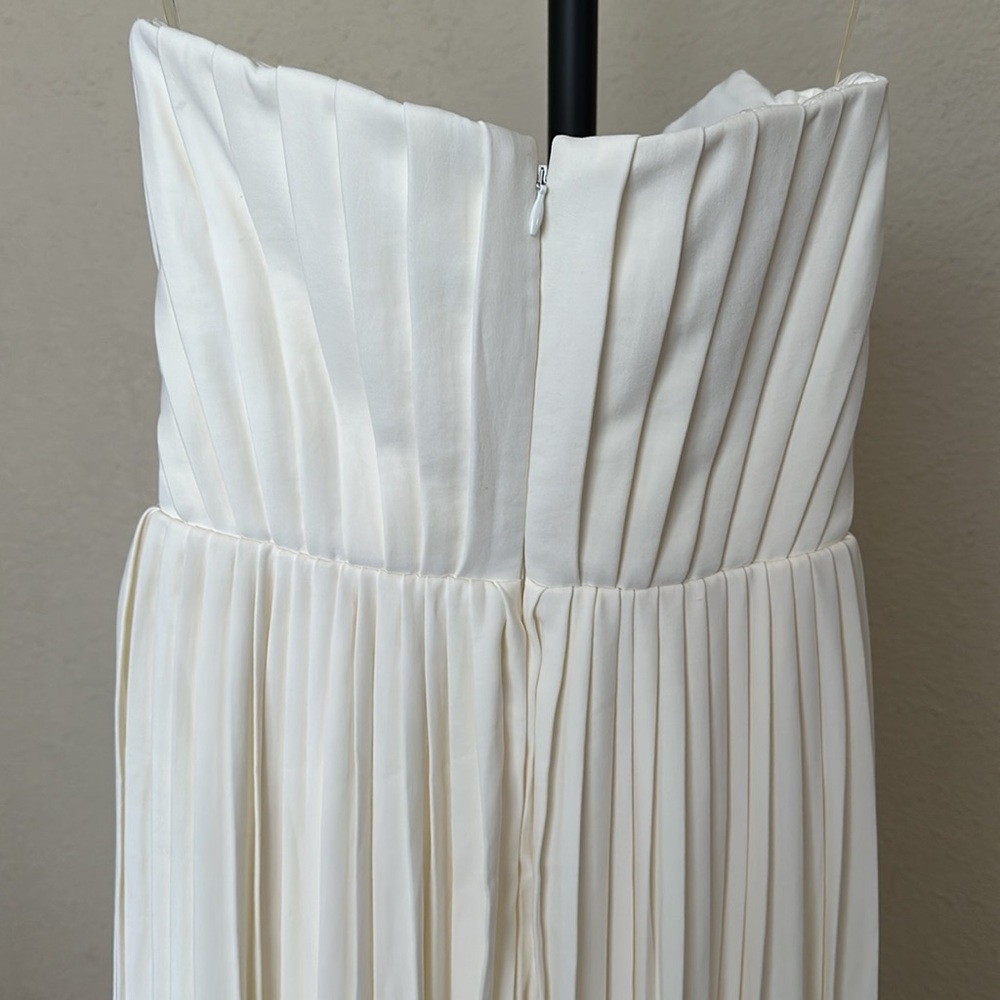 HOUSE OF CB 'Amorata'‎ Ivory Pleated Maxi Dress NWOT size XS D-DD - Picture 8 of 17